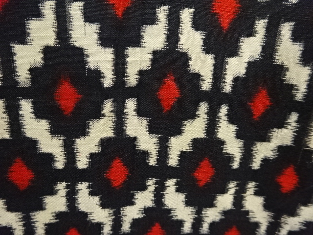 アンティーク　幾何学模様織出し銘仙着物